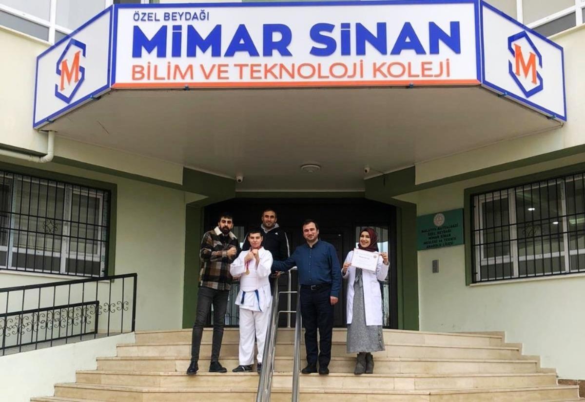 Okullar arası karate m&uuml;sabakaları sonu&ccedil;landı