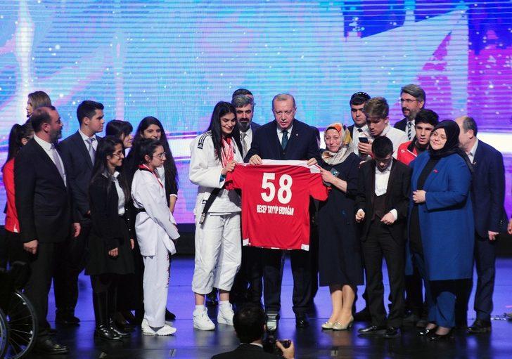 Bakan Selçuk: "3 bin 200 gencimizi kamu kurumlarındaki kadro ve pozisyonlara yerleştirmiş olacağız" G2