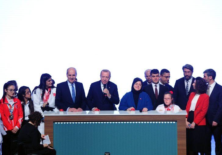 Bakan Selçuk: "3 bin 200 gencimizi kamu kurumlarındaki kadro ve pozisyonlara yerleştirmiş olacağız" G3