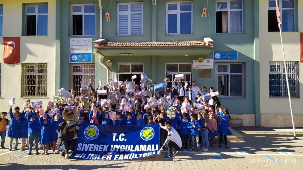 &Uuml;niversite &ouml;ğrencilerinden ilkokul &ouml;ğrencilerine destek