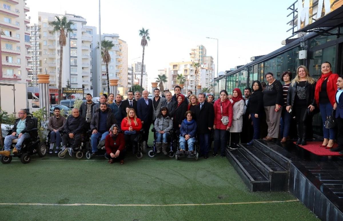 Başkan G&uuml;ltak, engelli dernekleri ve STK temsilcileriyle buluştu