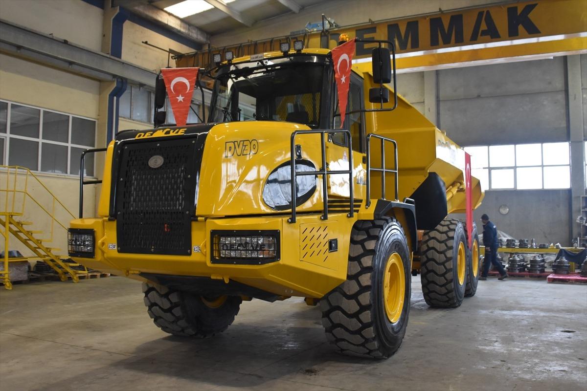 22 yıllık hayali olan kaya taşıma kamyonu 'Deve' seri &uuml;retime hazırlanıyor