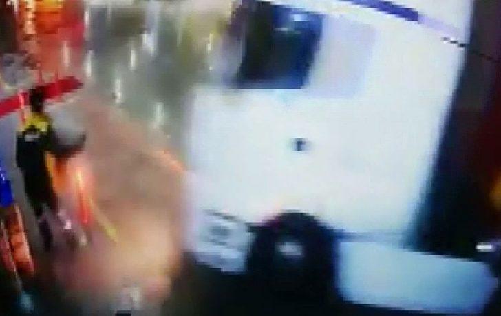 Bolu'da korku dolu anlar! TIR, akaryakıt istasyonunun marketine böyle daldı G1