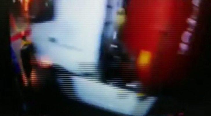 Bolu'da korku dolu anlar! TIR, akaryakıt istasyonunun marketine böyle daldı G2