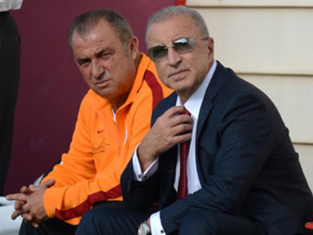 Fatih Terim kovuldu &uuml;nl&uuml;ler &ccedil;ıldırdı