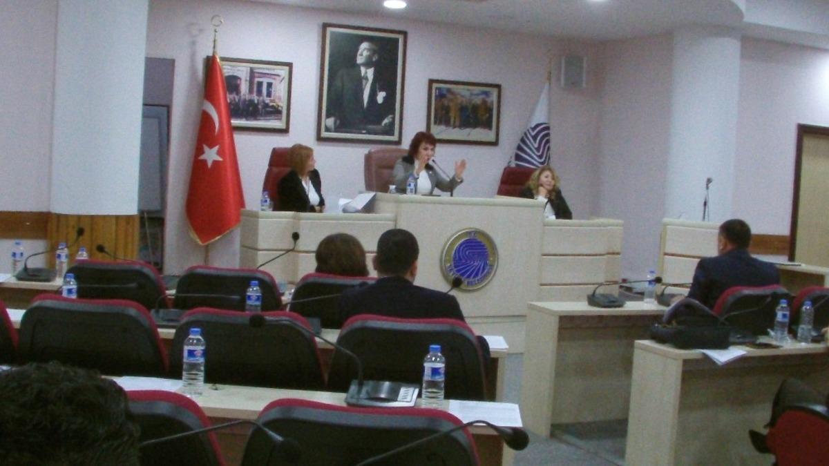 Seyhan&rsquo;da komisyon krizi