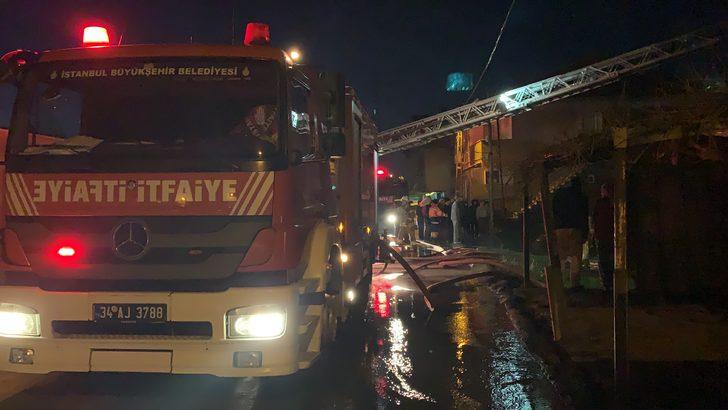 Kartal'da korkutan yangın! Gecekondu alev aldı G1