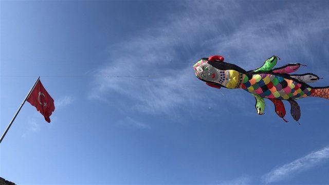 Şahmeran’ı Kars Kalesi’nden uçurdu