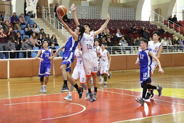 Okullar Arası Basketbol Genç Erkekler Müsabakaları yapıldı G1