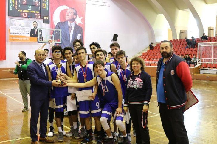Okullar Arası Basketbol Genç Erkekler Müsabakaları yapıldı G3