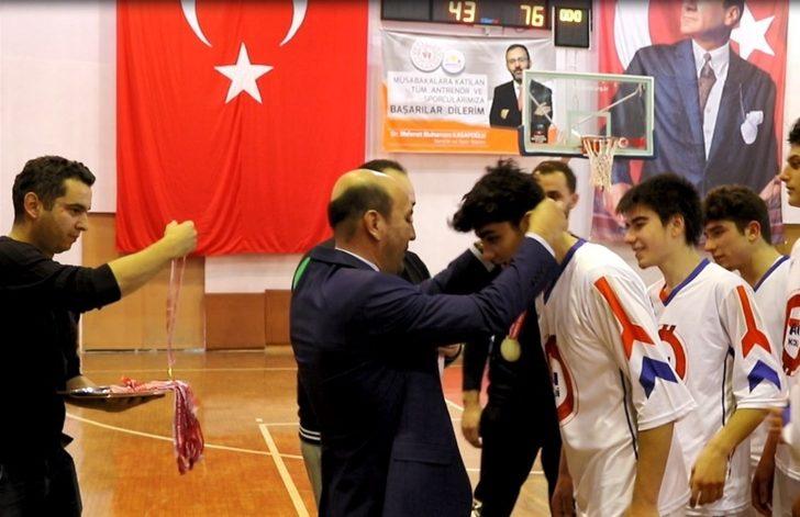 Okullar Arası Basketbol Genç Erkekler Müsabakaları yapıldı G5