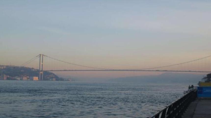 Son dakika İstanbul Boğazı'nda yoğun sis! Trafiğe kapatıldı