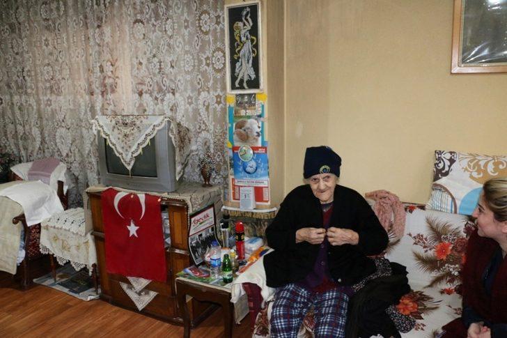 Budanan ağaçlardan elde edilen odunlar Kartallı Kudret teyzenin evini ısıtacak G3