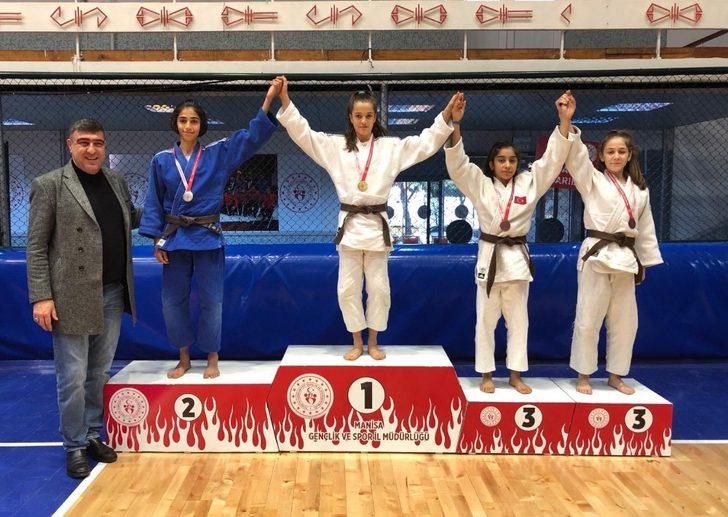 Salihli Belediyesporlu judoculardan 23 madalya G2