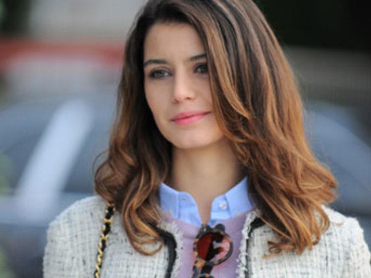 Beren Saat: Müslüman kadın engelleniyor G1