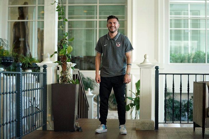 (Özel haber) Alin Toşca: “Hagi, Popescu ve Lucescu’yu duymak beni gururlandırıyor” G2