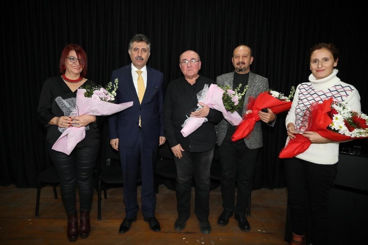 Bayraklı&rsquo;da şiir dolu gece