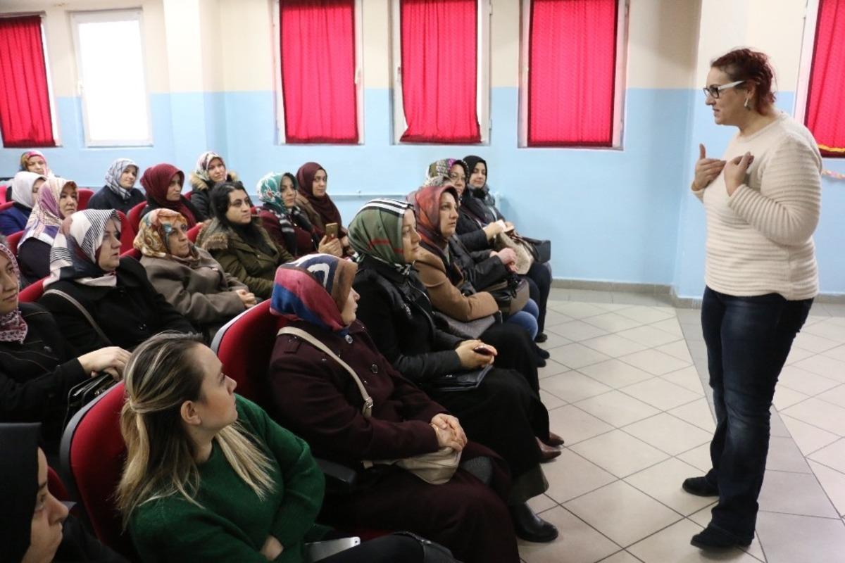 K&ouml;rfez&rsquo;de veliler &ccedil;ocuklarıyla eğitim aldı