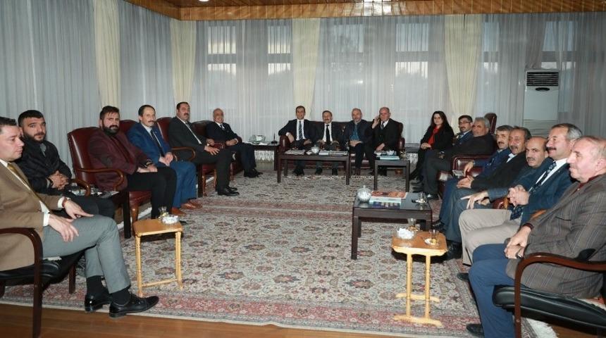 Aşkale Belediye Başkanı Yaptırmış&rsquo;tan Rekt&ouml;r &Ccedil;omaklı&rsquo;ya ziyaret