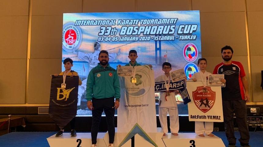 33. Uluslararası Boğazi&ccedil;i Karate Turnuvasında Van r&uuml;zgarı