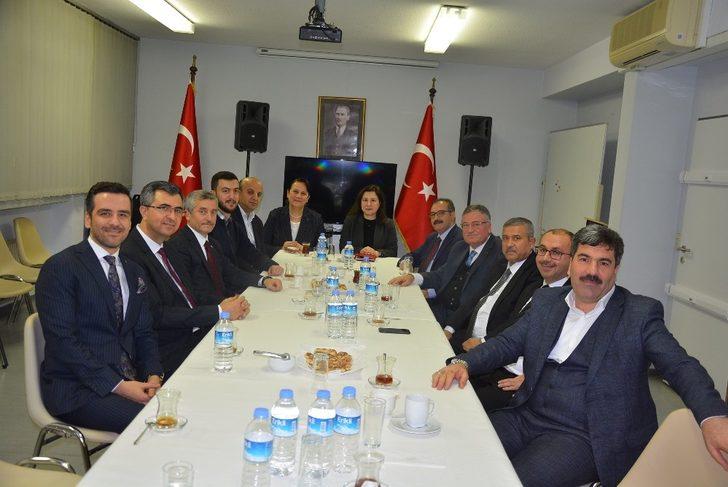 Güneydoğulu halıcılar Hannover Başkonsolosunu ziyaret etti G2