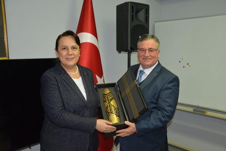 Güneydoğulu halıcılar Hannover Başkonsolosunu ziyaret etti G3