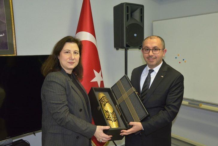 Güneydoğulu halıcılar Hannover Başkonsolosunu ziyaret etti G4