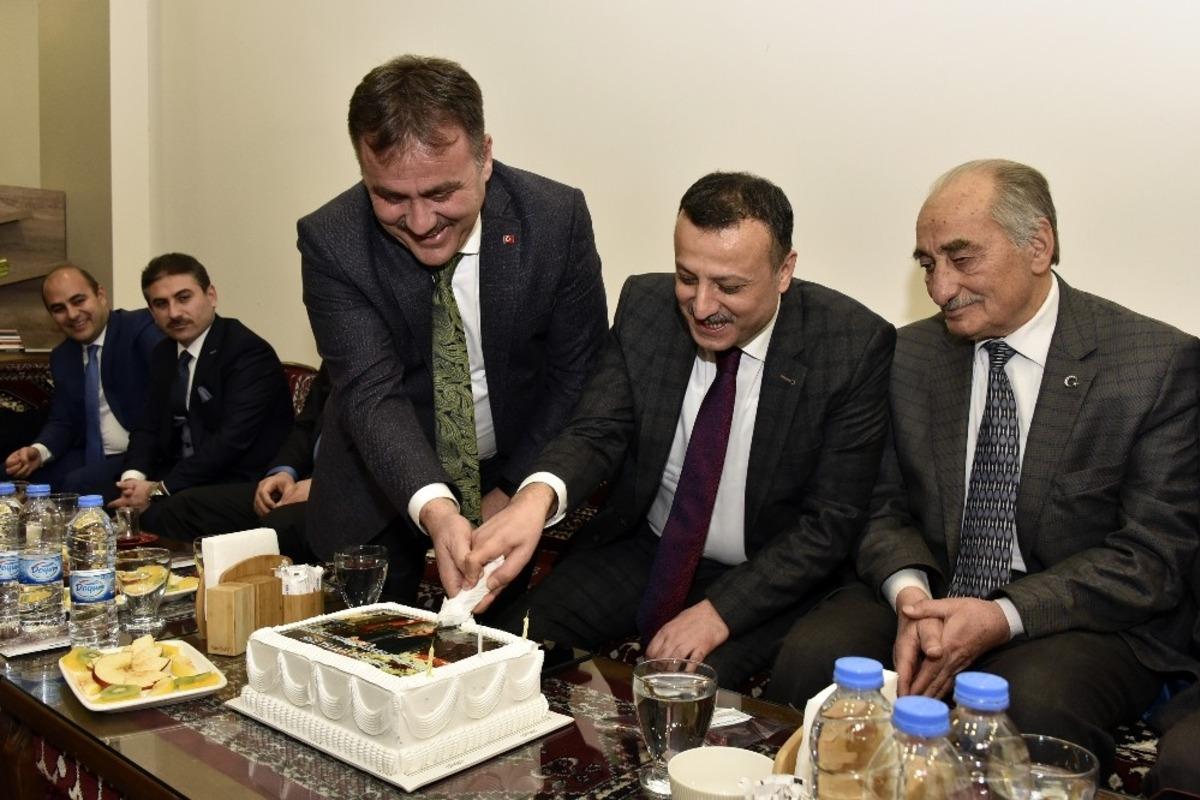 G&uuml;m&uuml;şhane&rsquo;de m&uuml;lki amirler ve gazeteciler buluştu