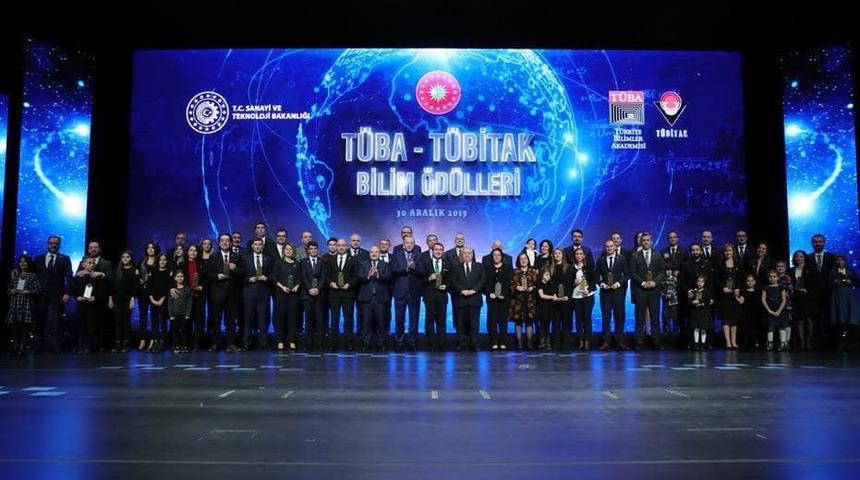 T&uuml;rkiye Bilimler Akademisi&rsquo;nden S&uuml;heyla Yenid&uuml;nya G&uuml;rgen&rsquo;e &ouml;d&uuml;l