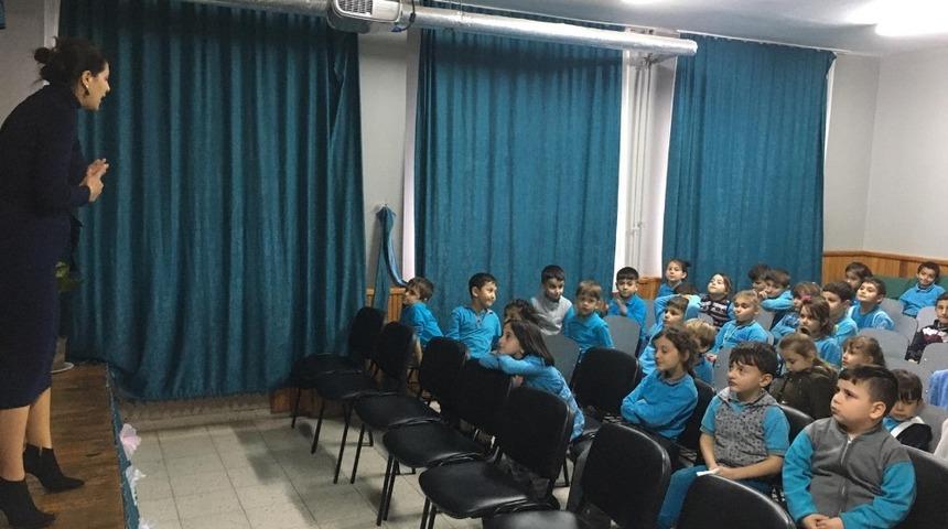 Kartepe&rsquo;de &ouml;ğrencilere geri d&ouml;n&uuml;ş&uuml;m&uuml;n &ouml;nemi anlatılıyor