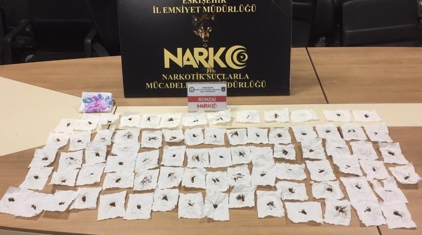 Narkotim satışa hazır 86 &ccedil;ıkı bonzai ele ge&ccedil;irdi