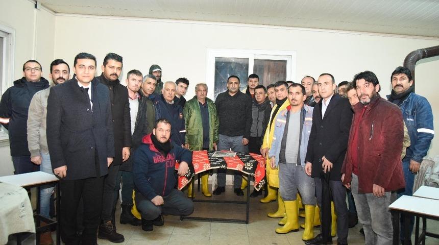 Başkan Yılmaz, personelin yemek &uuml;cretlerine y&uuml;zde 15 zam yaptı