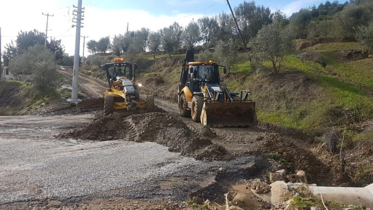 B&uuml;y&uuml;kşehir Belediyesi Alanya&rsquo;da fırtına ve sağanak yağışın izlerini temizliyor