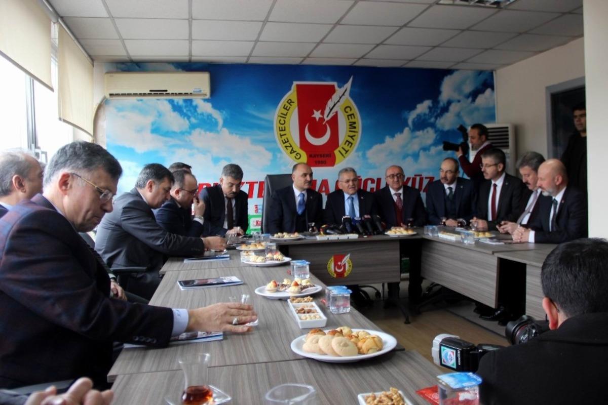 KGC Başkanı Altınkaya: "Dijital devrim karşısında direnebilmemiz &ccedil;ok zor. Buna doğru yavaş yavaş ayak uydurmamız lazım"