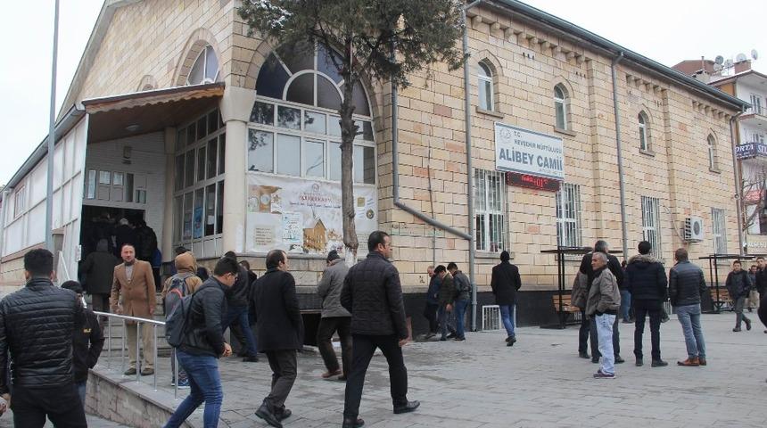 'Cuma namazı kısalıyor mu?' haberlerine m&uuml;ft&uuml;l&uuml;kten a&ccedil;ıklama