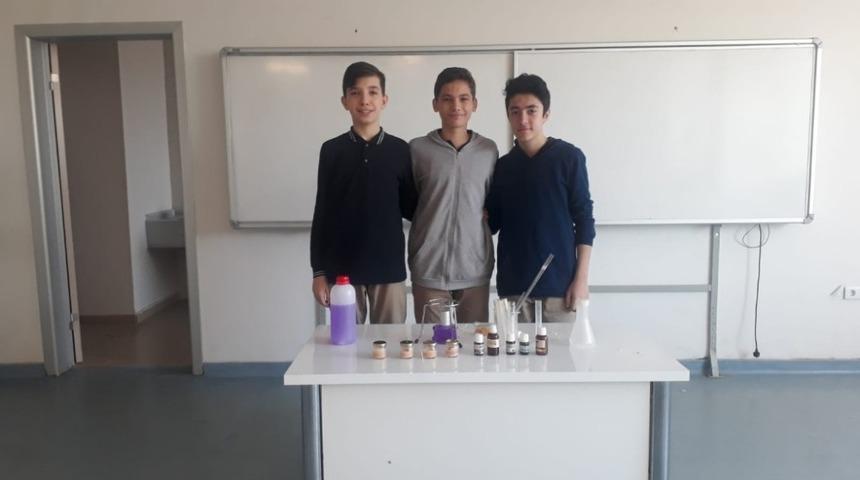 &Ccedil;anakkaleli &ouml;ğrenciler yara ve yanık izlerini hızla ge&ccedil;iren organik krem &uuml;retti