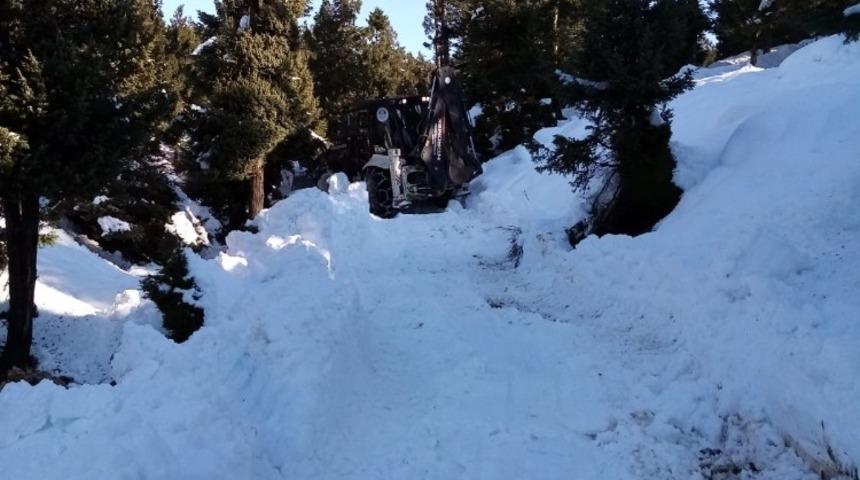Mersin&rsquo;de heyelandan kapanan yollar a&ccedil;ıldı