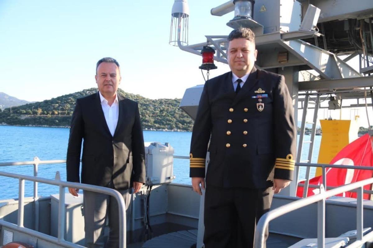 Askeri gemi Mustafa Ertuğrul i&ccedil;in Kaş&rsquo;a demirledi