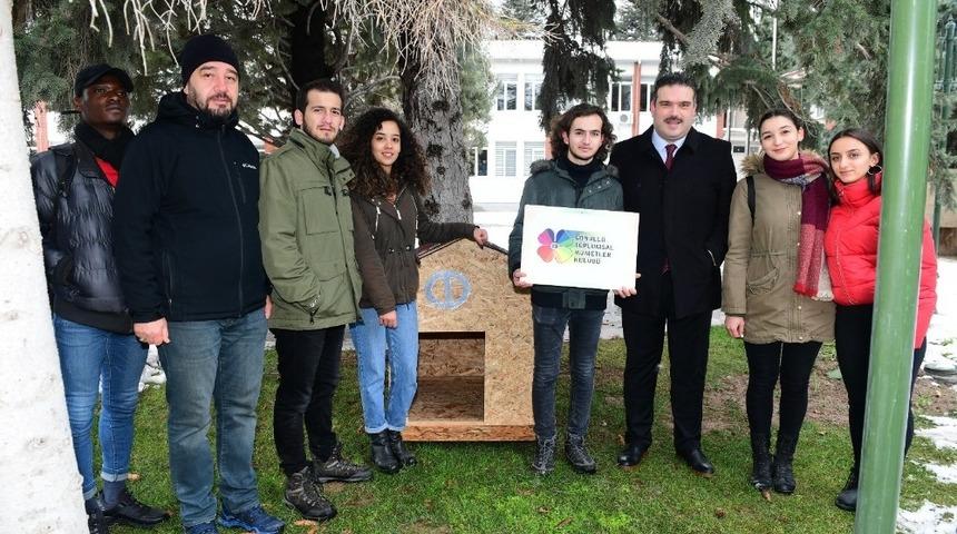 Anadolu &Uuml;niversitesinin hayvan barınaklarına tebrik