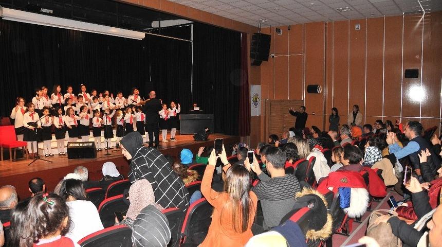 Erdemli Belediye Korosu sezon a&ccedil;ılışını yaptı