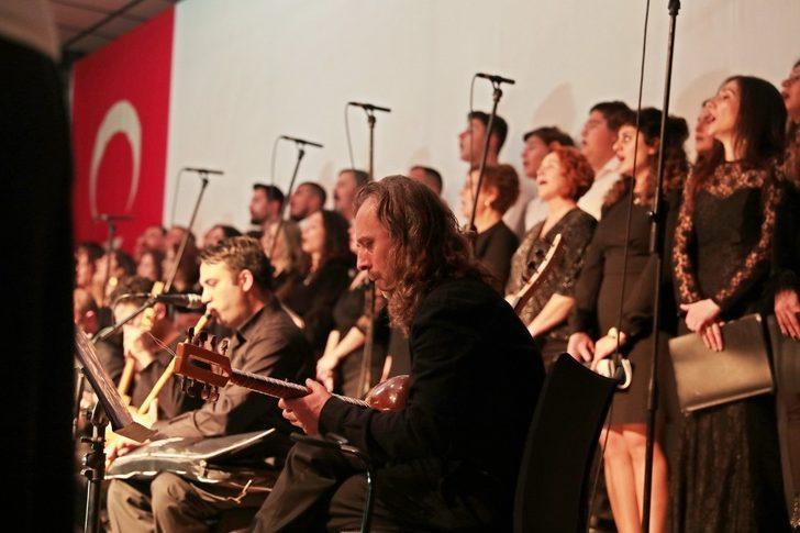 Akhisar Belediyesi THM Korosu ilk konserini verdi G5