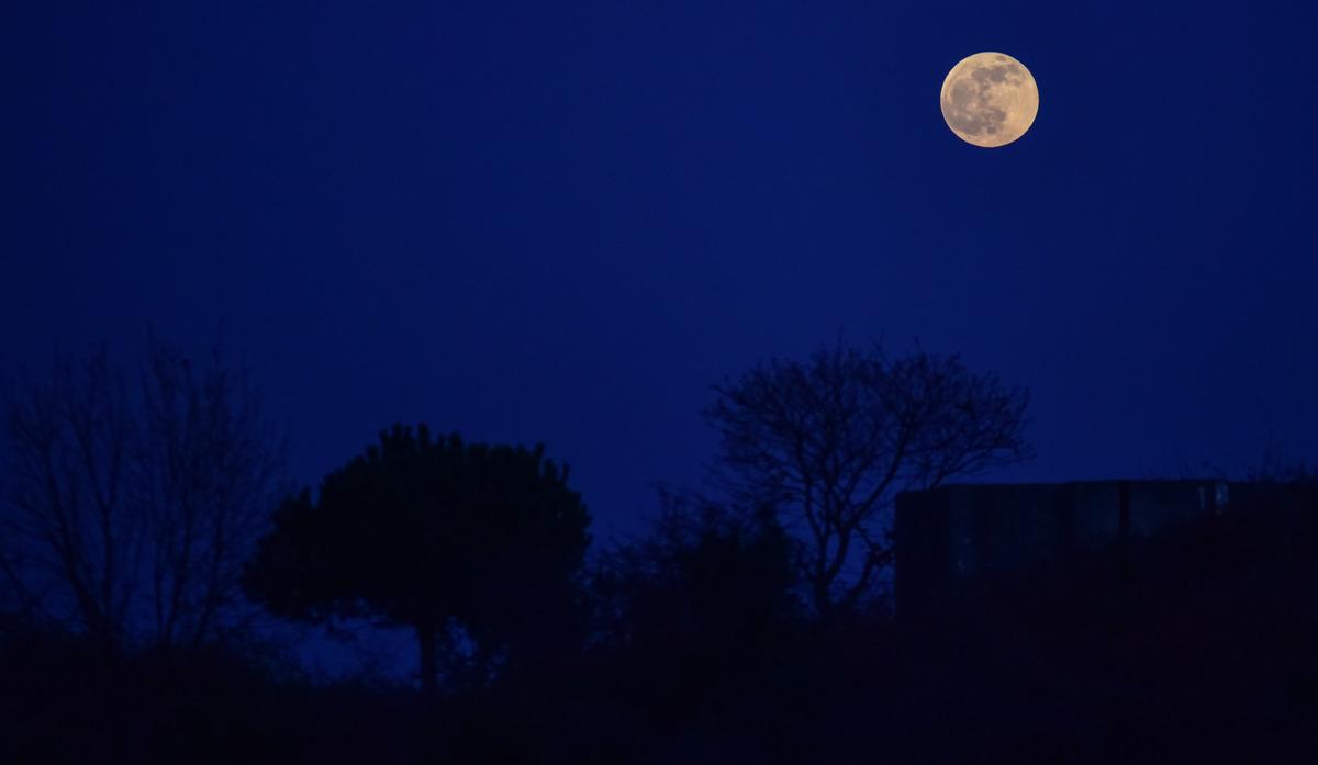 2020 yılının ilk ay tutulması b&ouml;yle g&ouml;r&uuml;nt&uuml;lendi 