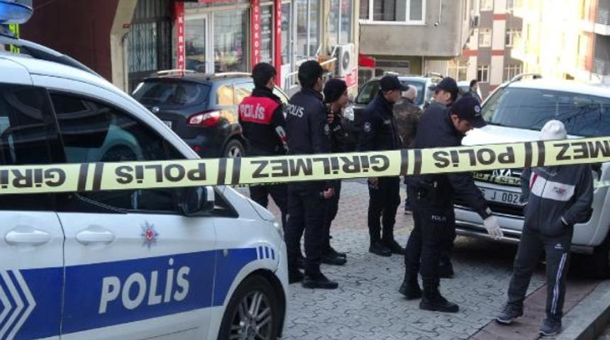 Son dakika: Kağıthane'de komşu kavgası! Silah kabzasıyla saldırdı