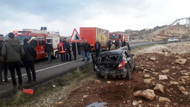 Mardin’de kamyonet ve otomobil çarpıştı: 4 yaralı