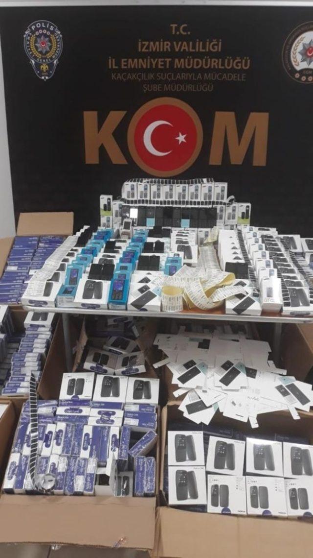 İzmir’de binlerce liralık gümrük kaçağı ürüne el konuldu