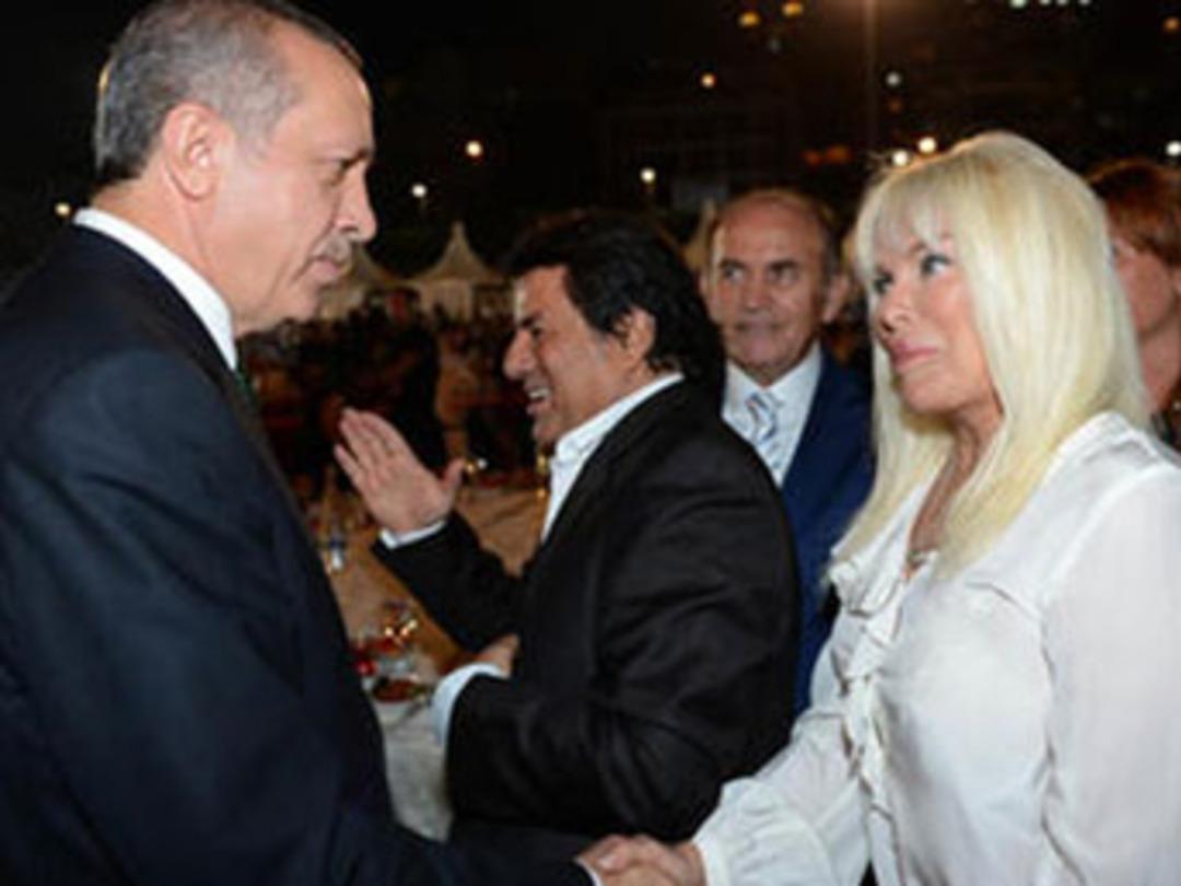 Ajda Pekkan'dan pakete ilgin&ccedil; yorum