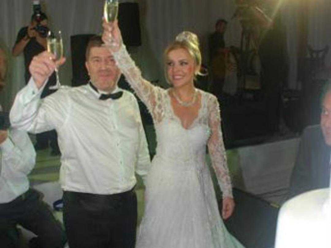 S&uuml;nnetinde sahneye &ccedil;ıkarım