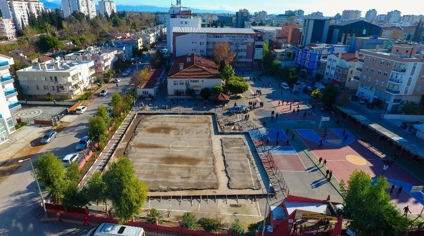 Altıncı salon Metin-Nuran &Ccedil;akallıklı&rsquo;ya