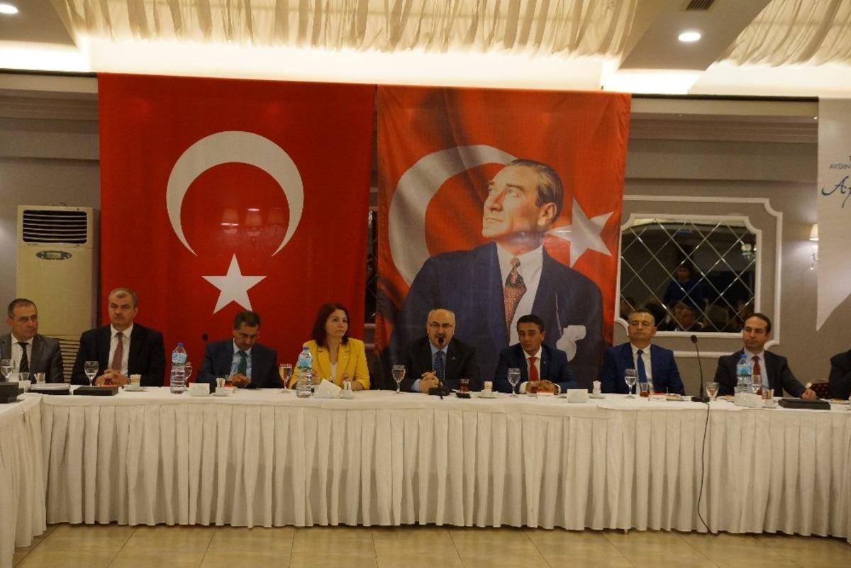 Vali K&ouml;şger, gazeteciler ile yemekte buluştu