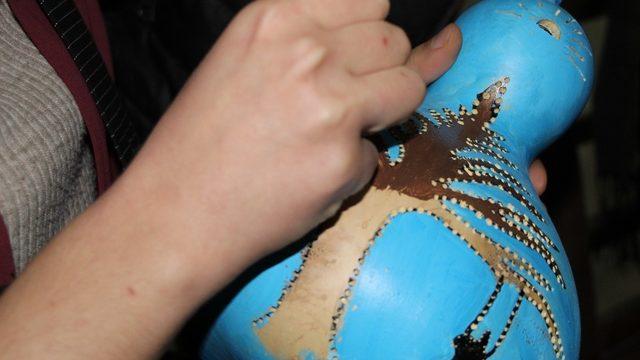 Öğretmen ve sağlıkçıların elinden Su Kabağı sanata dönüşüyor